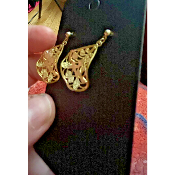 Vintage 1990's Gold Tone Dangle Earrings - Picture 5 of 10